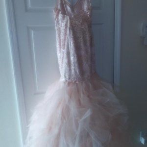 Eyecatching and beautiful prom dress
